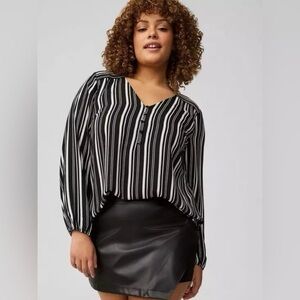 Torrid 0X Harper Georgette Pullover Long sleeve tunic NWT